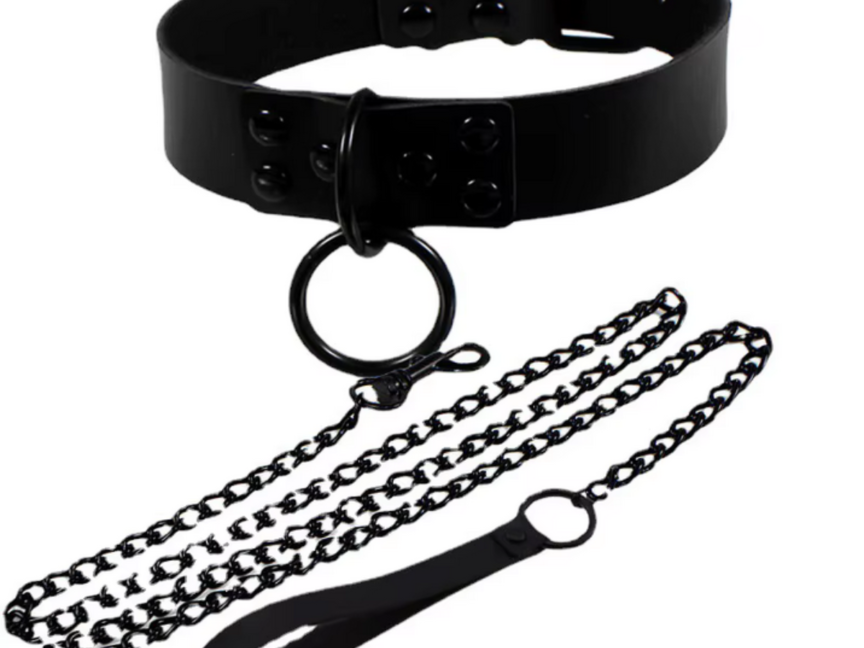 Obroża BDSM z długą smyczą i stalowym łańcuchem